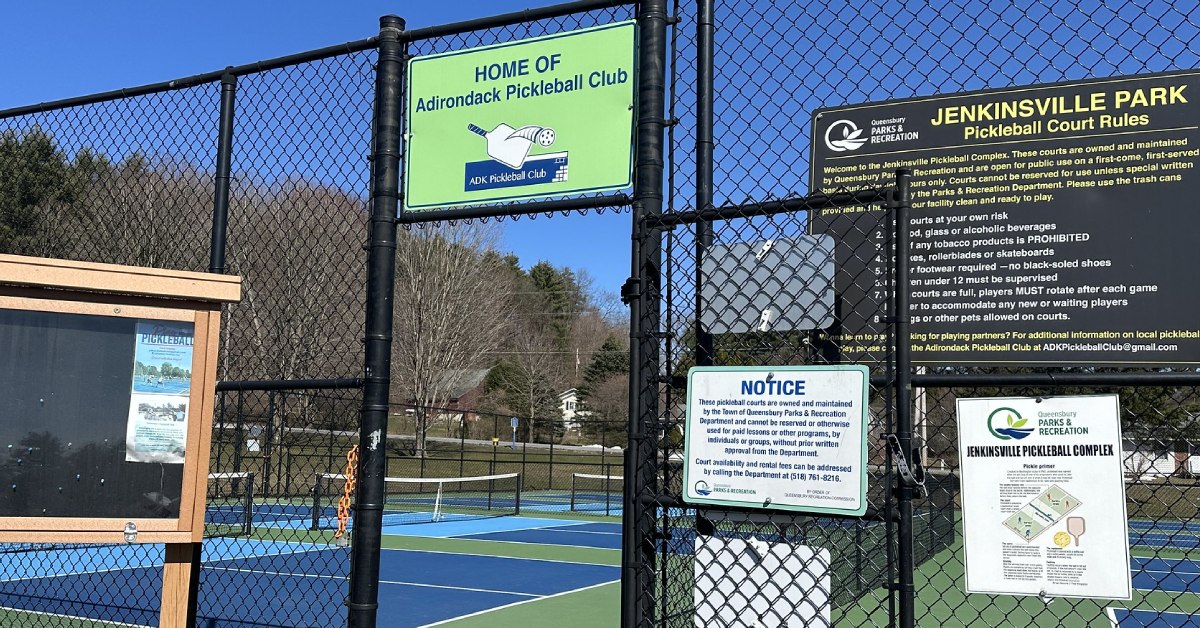 pickleball court and signage at ridge/jenkinsville park