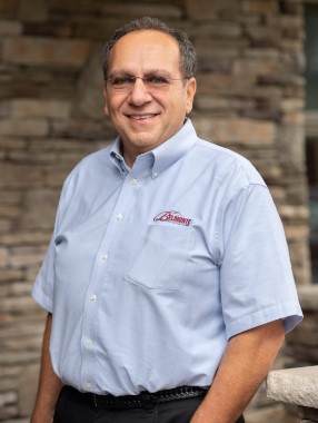 headshot of peter belmonte of belmonte builders