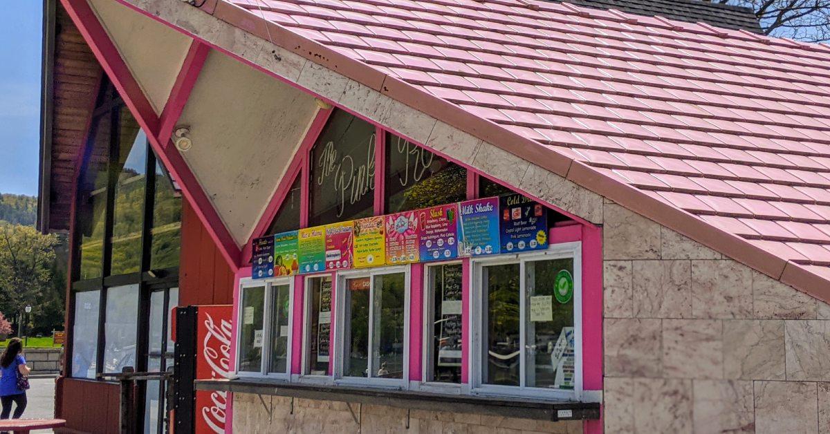 exterior of pink roof ice cream in lake george