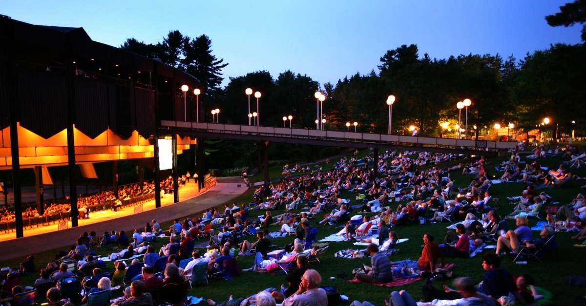 crowd on lawn at spac