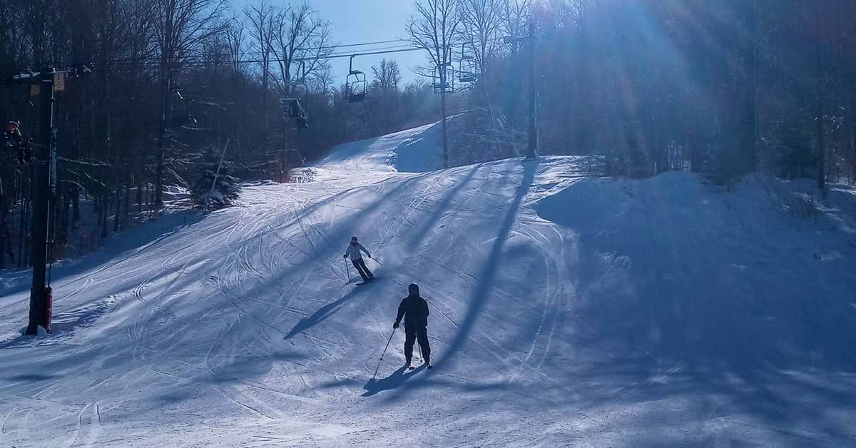 downhill skiing at mccauley mountain