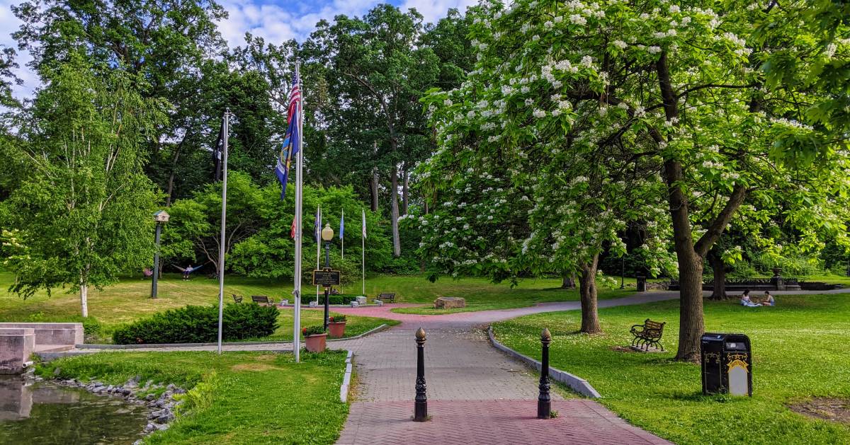 congress park walkway