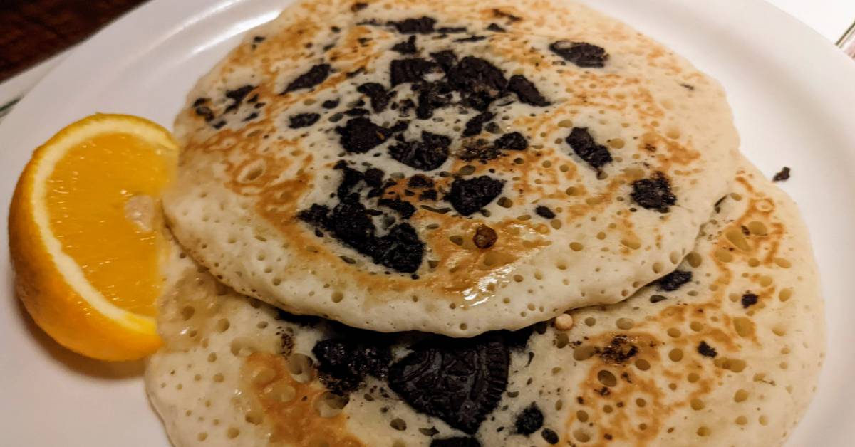 pancakes with crushed oreos