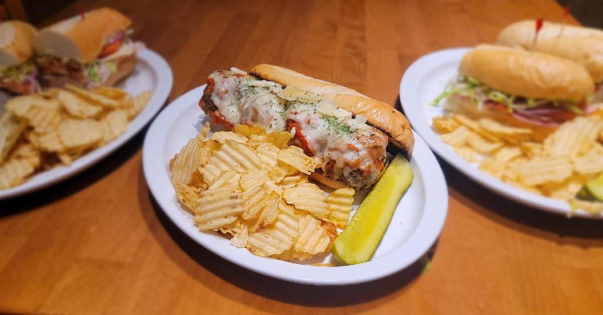 meatball sub with chips and pickle