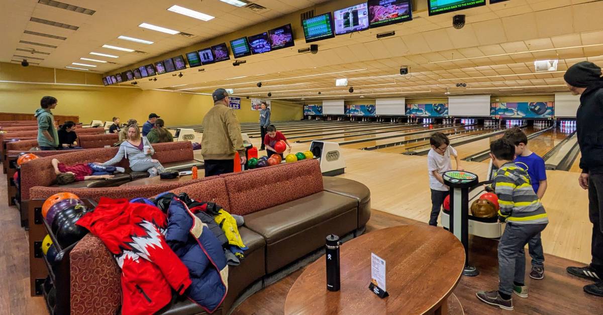 bowling alleys at lake george lanes and games