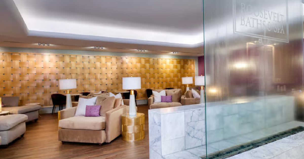 waiting/ lounge room at Roosevelt baths and spa 