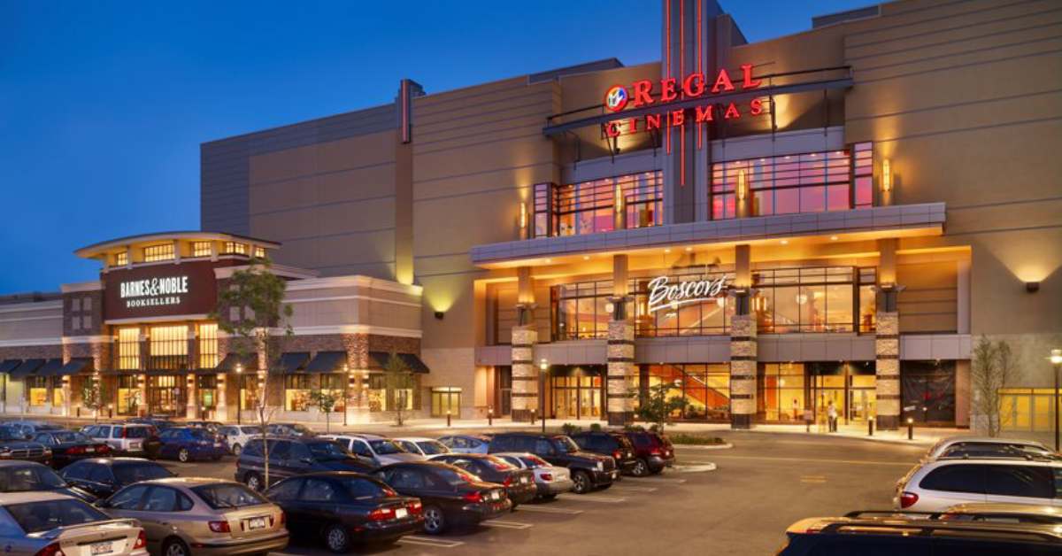the exterior of Colonie Center with signs for Boscov's and Regal
