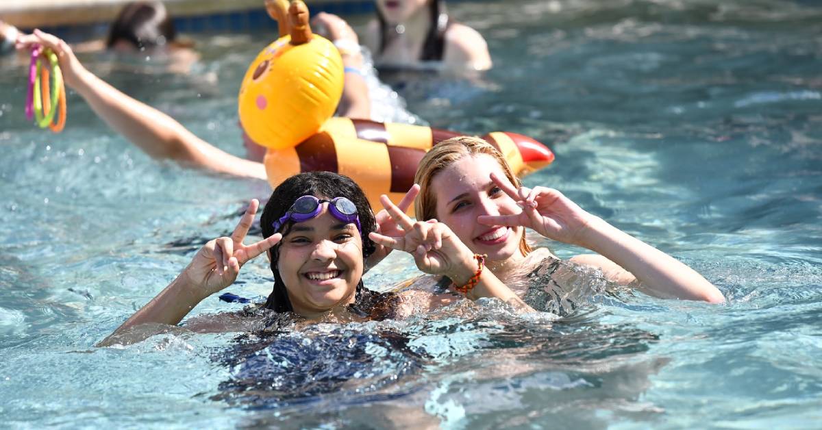 kids in swimming pool