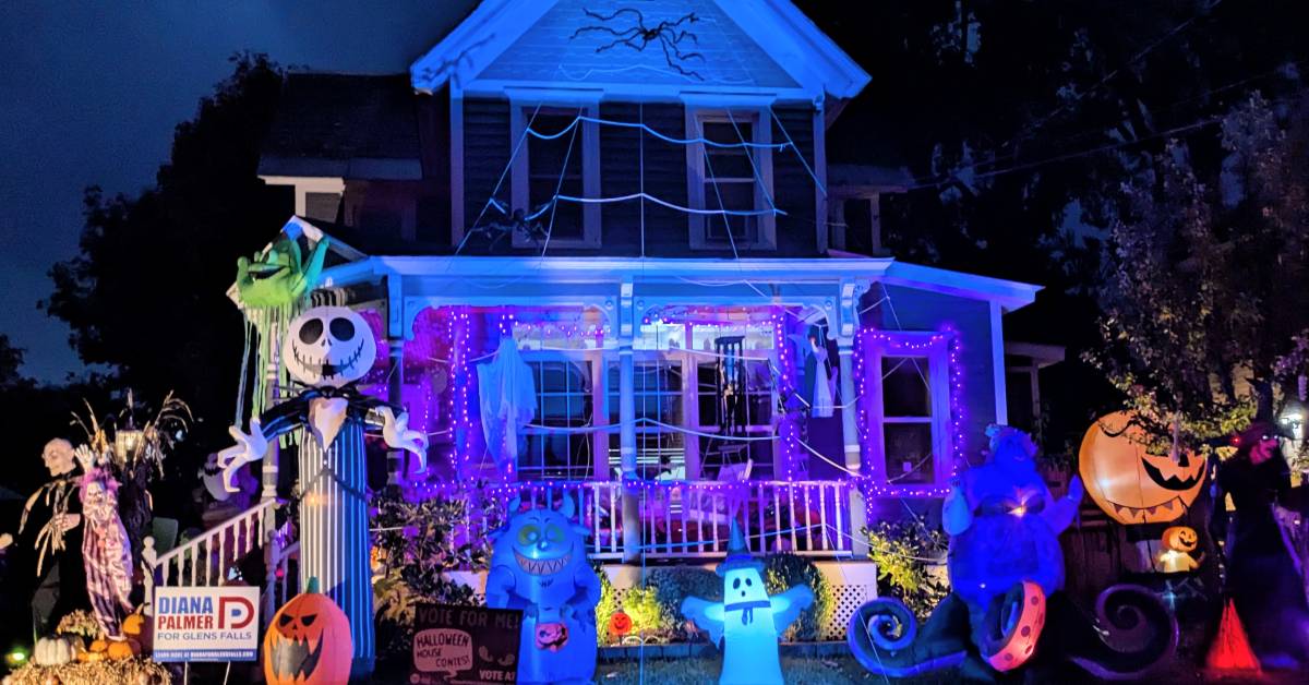 house decorated for halloween