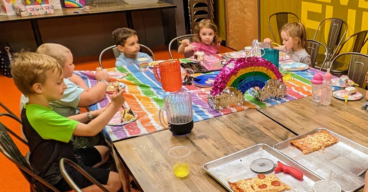 birthday party room at skyzone