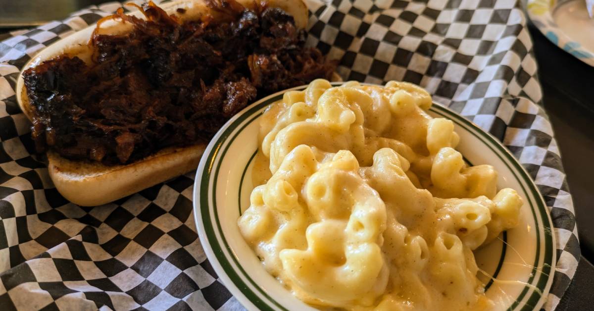 steak sandwich and mac and cheese