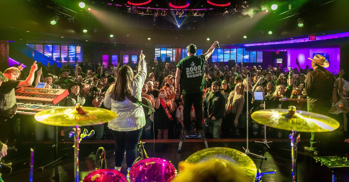 people dancing at a nightclub