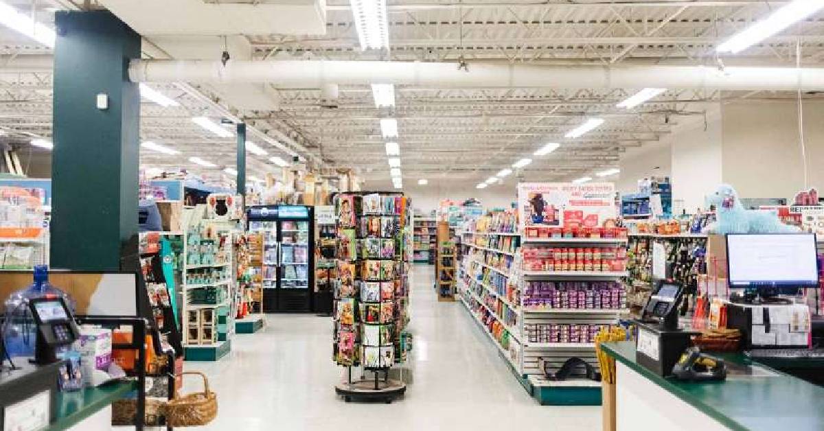 clean aisles and shelves