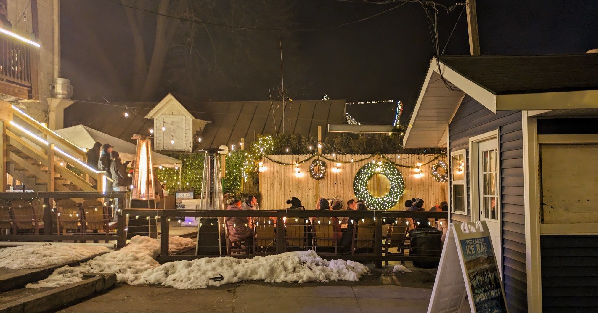 outside patio with xmas lights