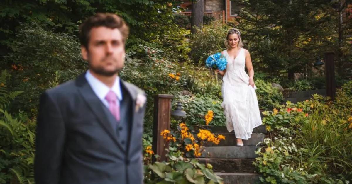 wedding couple in garden