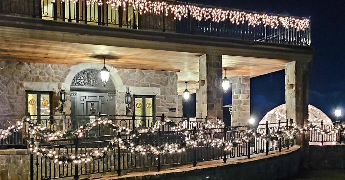 the erlowest decorated for winter with igloo dining