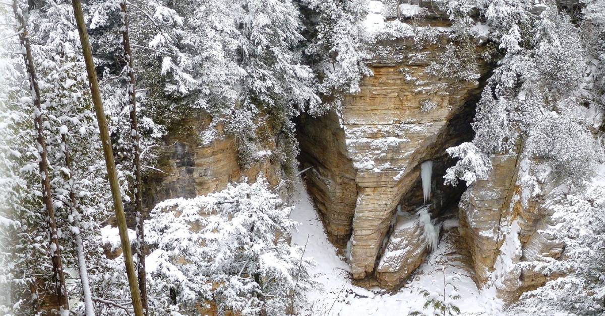 high falls gorge in the winter