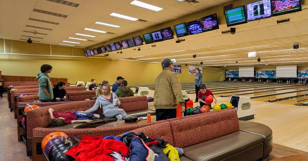 lake george lanes and games bowling alley