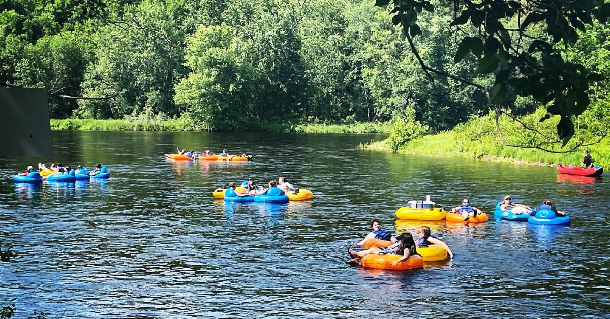 people tubing