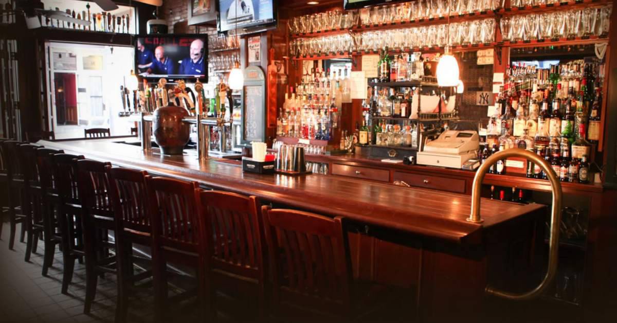 Saratoga City Tavern bar