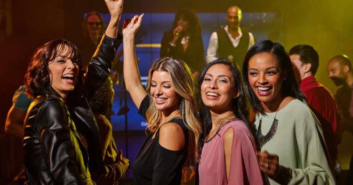 Girls dancing at Rivers Casino & Resort