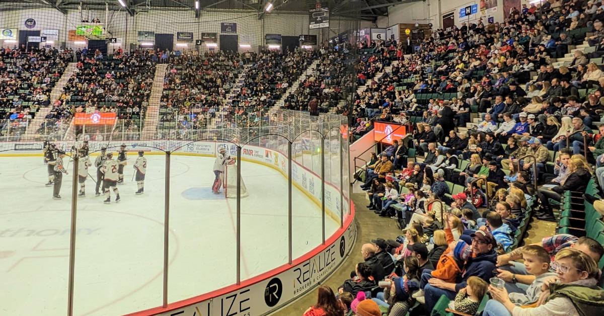 adirondack hockey game
