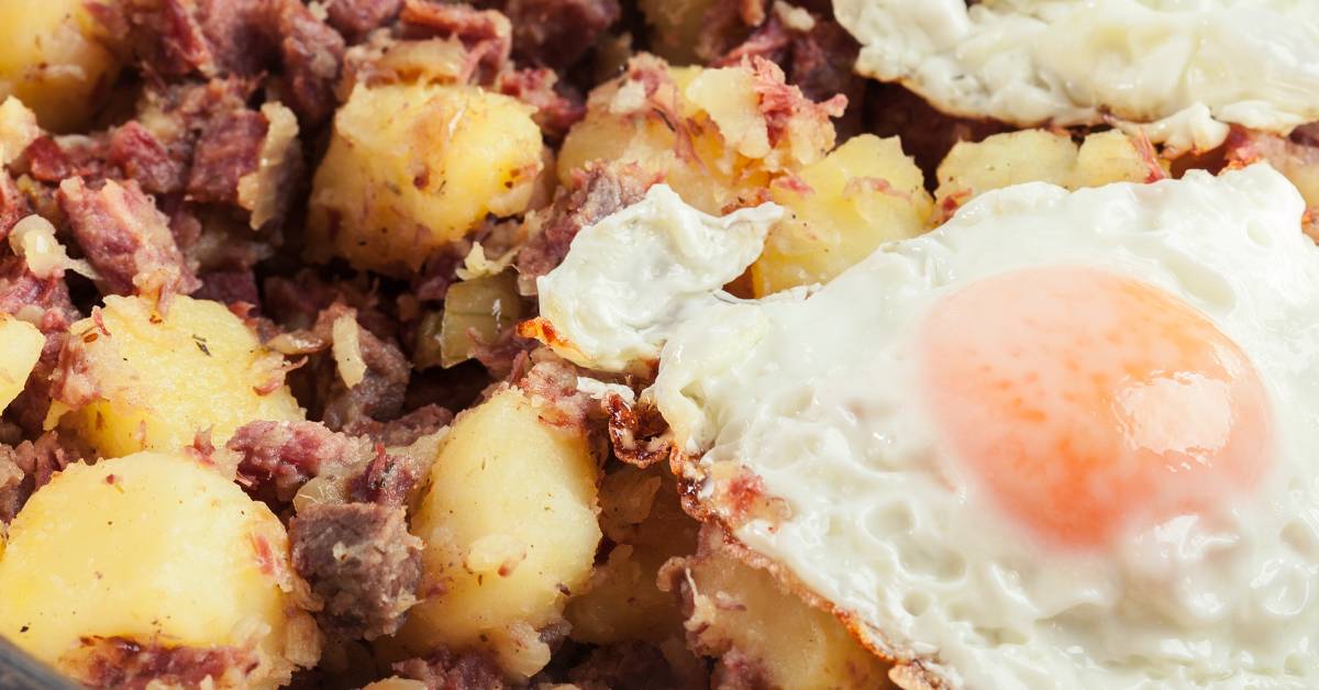 corned beef hash with fried egg