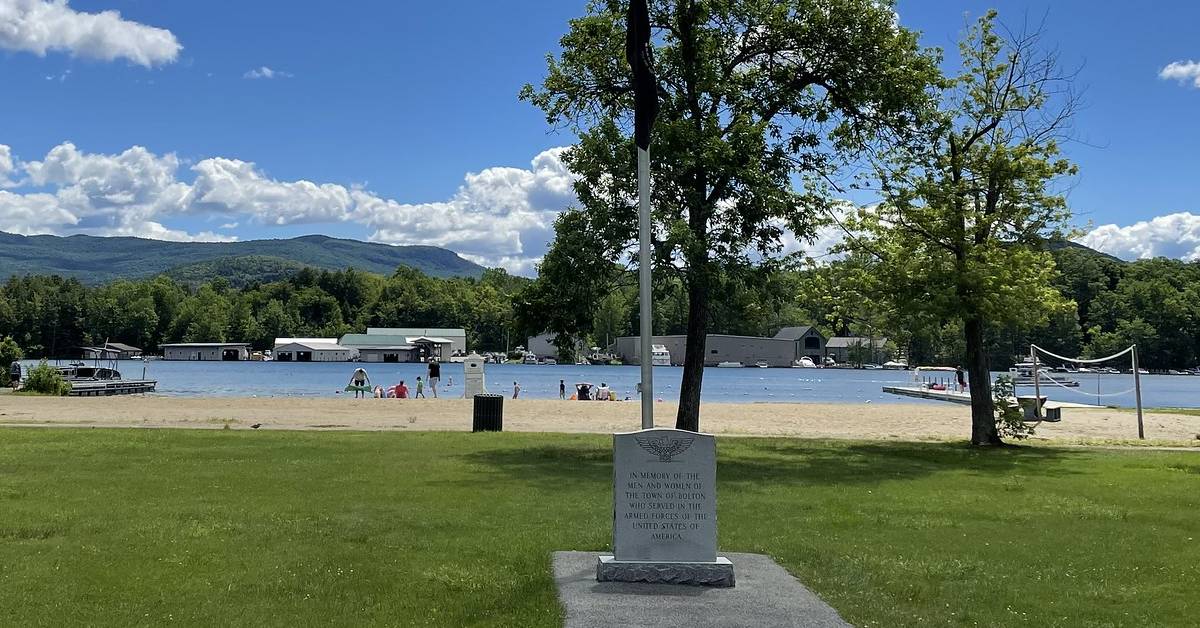 beach at veterans memorial park in bolton landing