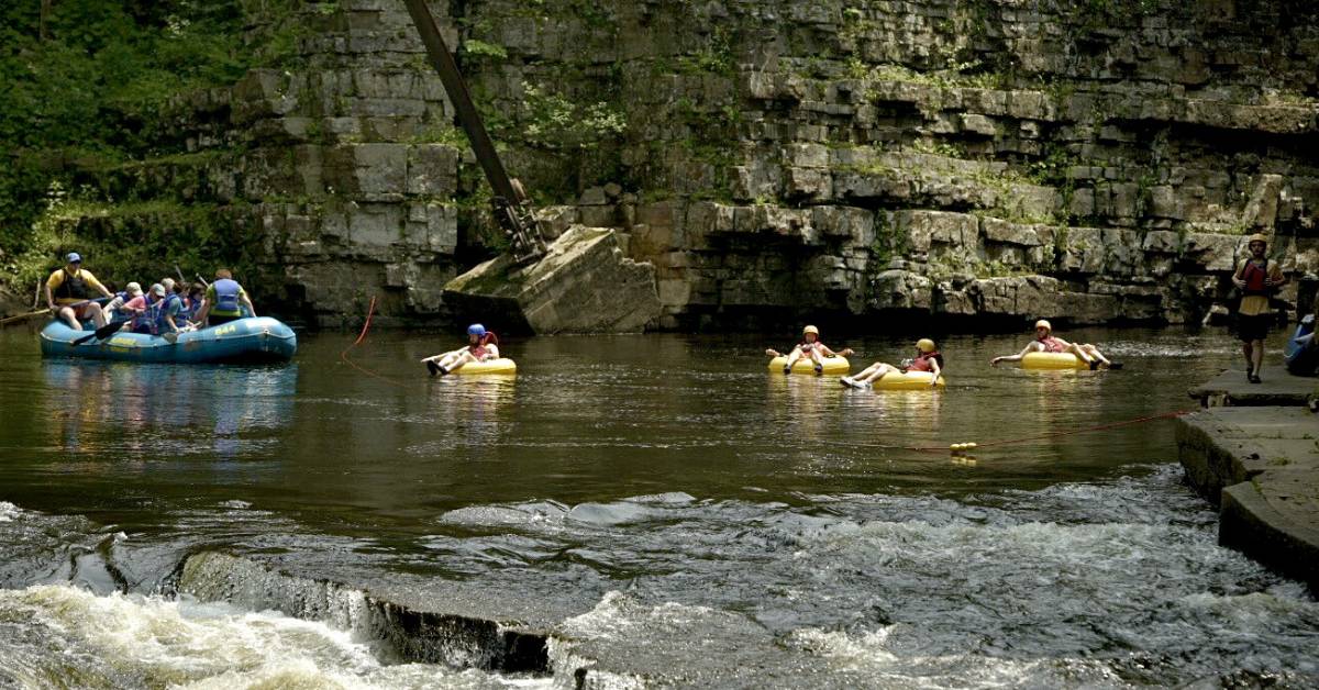 people rafting at high falls gorge