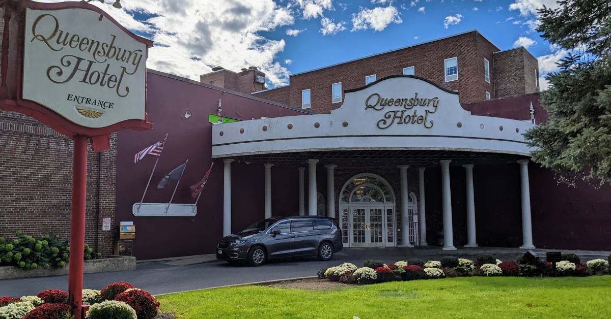 exterior of the queensbury hotel