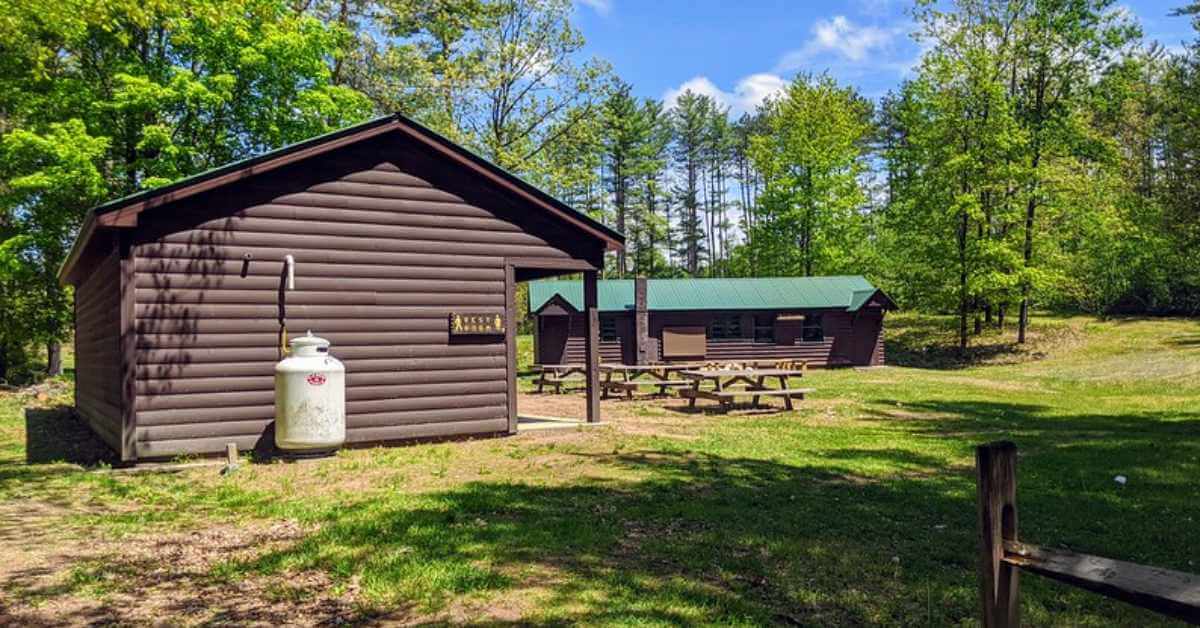 camp saratoga building