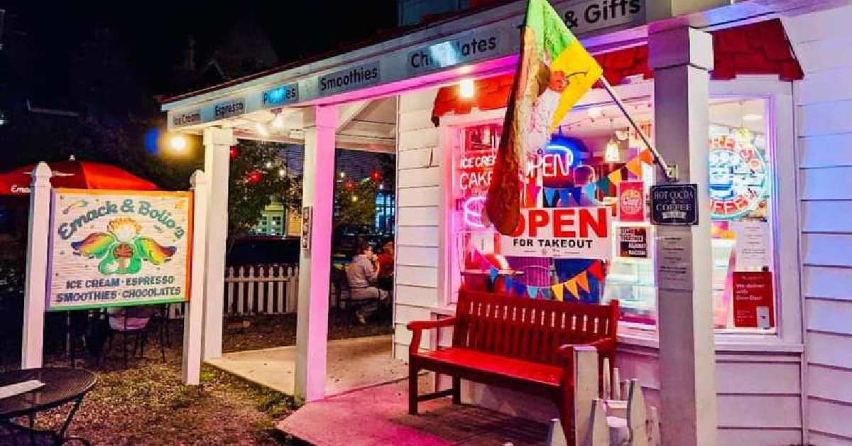 outside of Emack & Bolio's