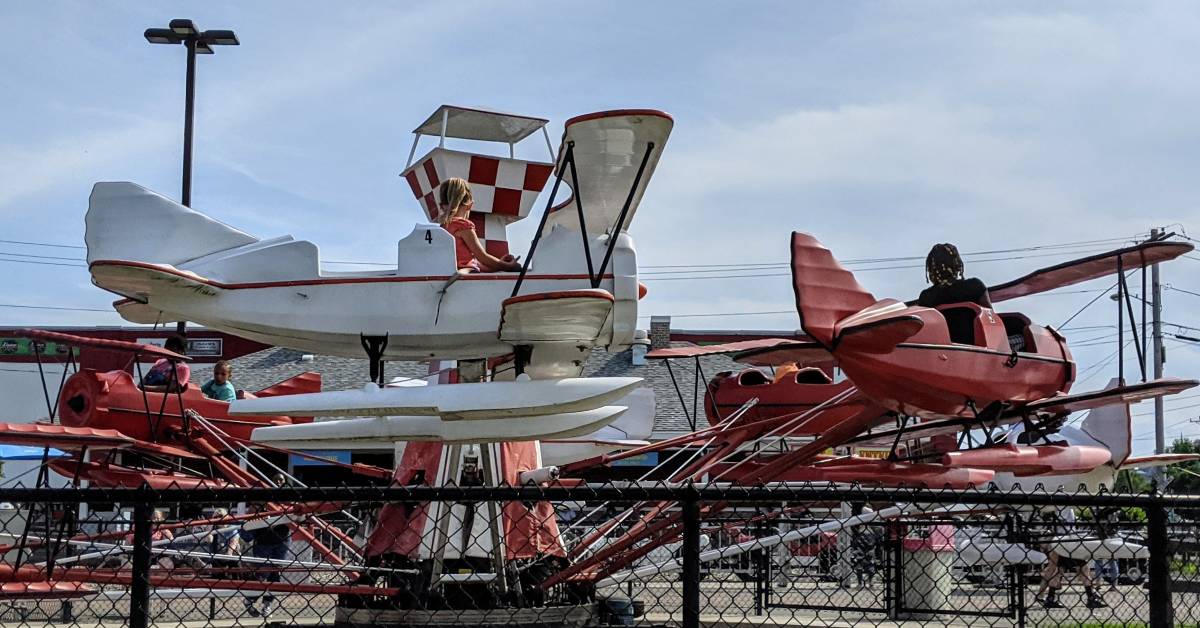 plane ride at huck finn's playland