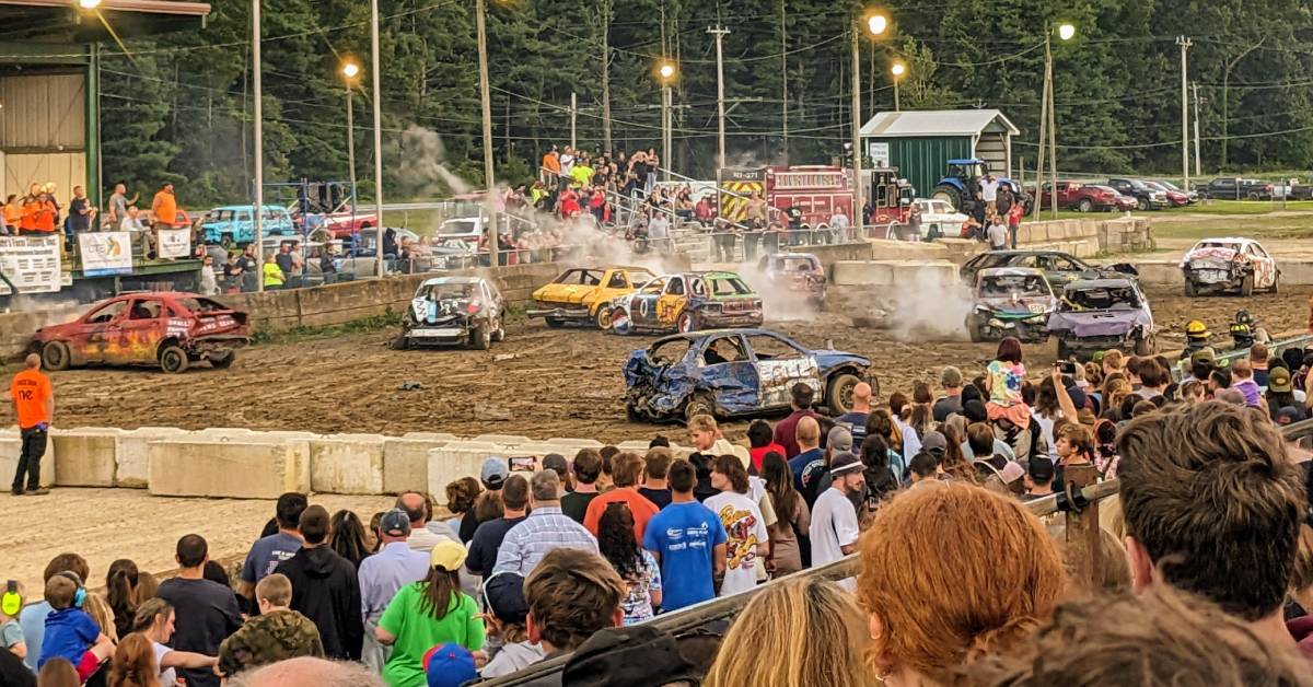 demolition derby at the washington county fair