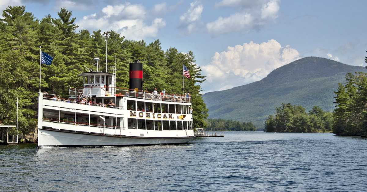 the Mohican steamboat on lake george