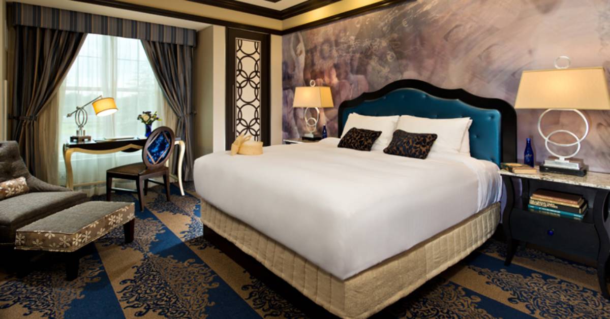 luxury room at saratoga casino hotel