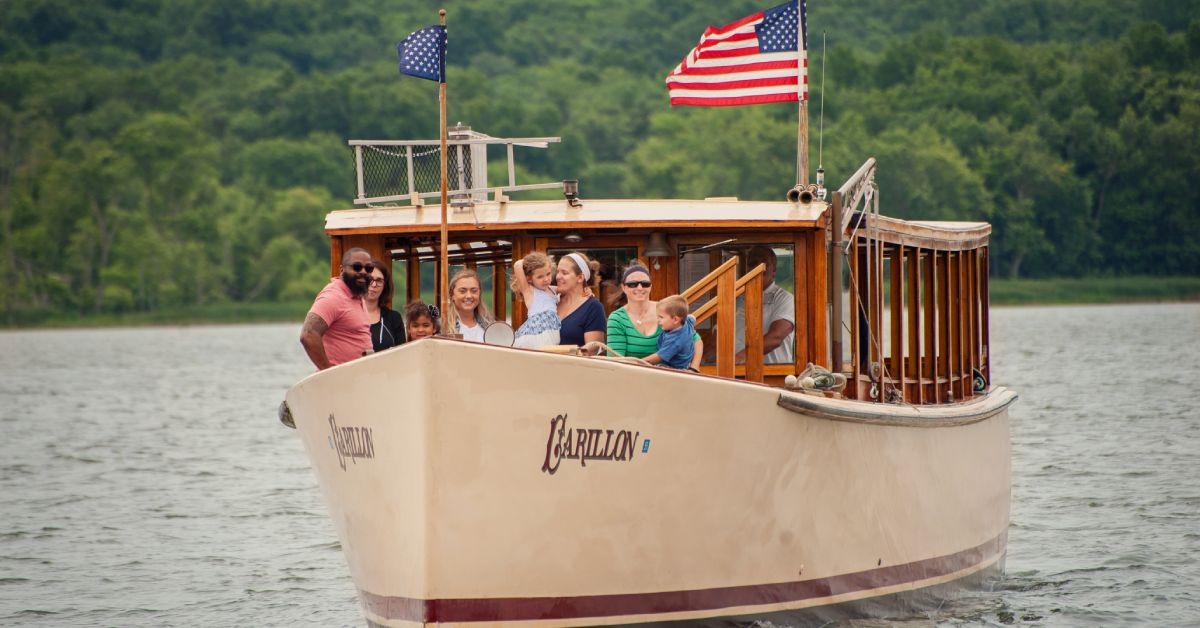 carillon boat