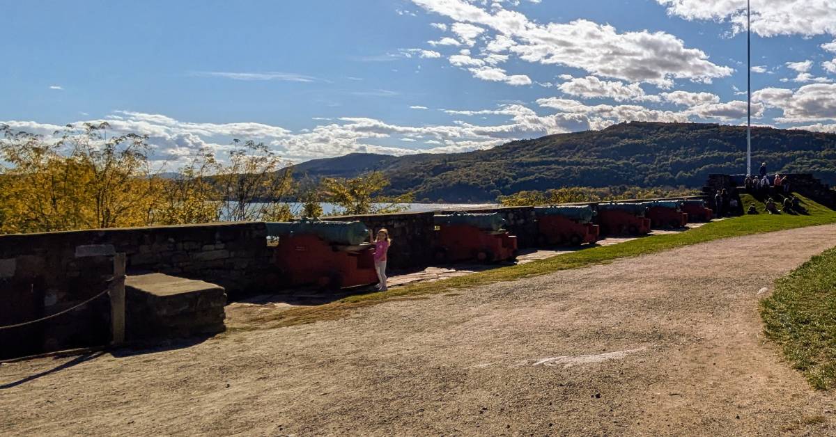 fort ticonderoga cannons in the fall