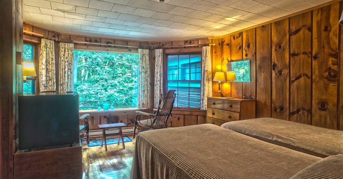 room at hemlock hall