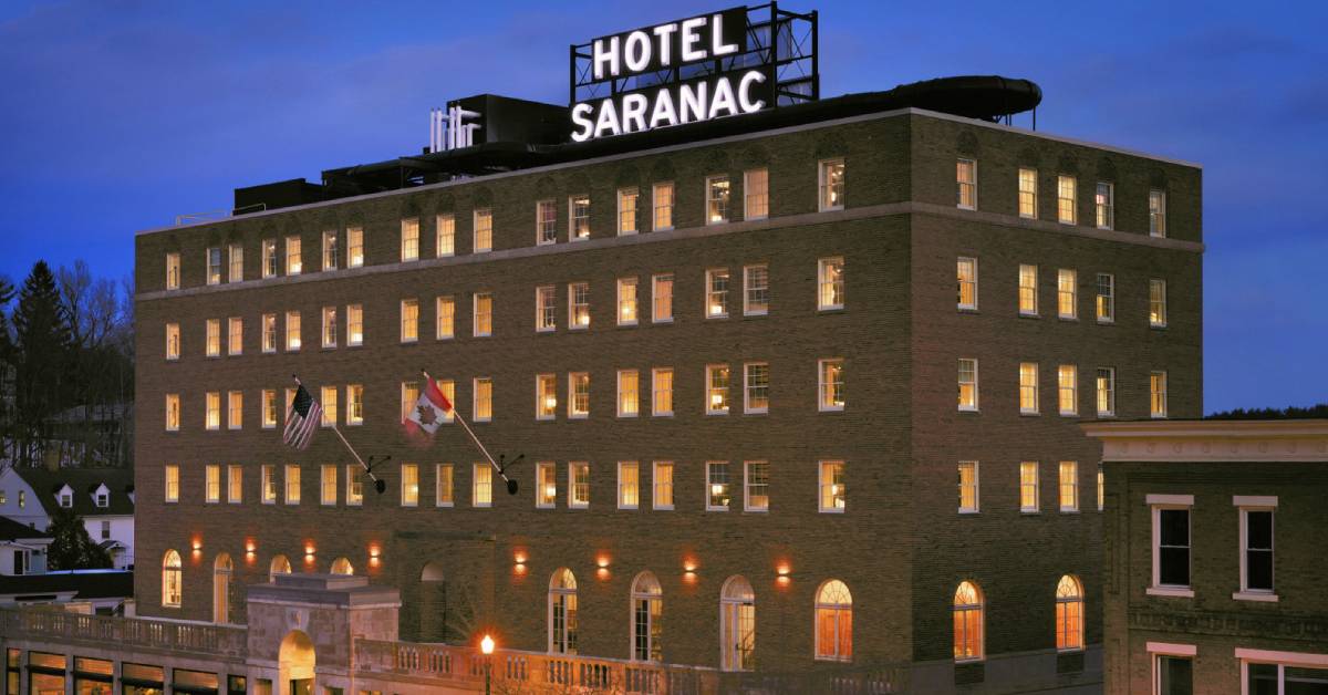 exterior hotel saranac