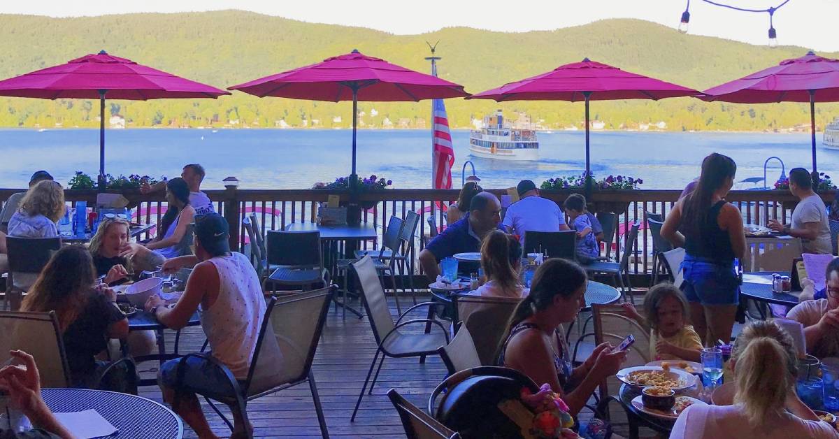 the lagoon patio with families dining
