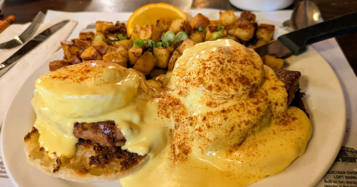 eggs benedict