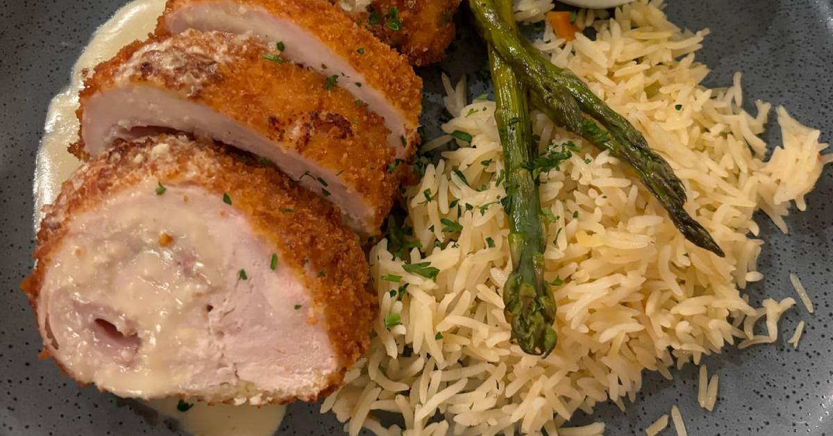 pork loin with rice and asparagus