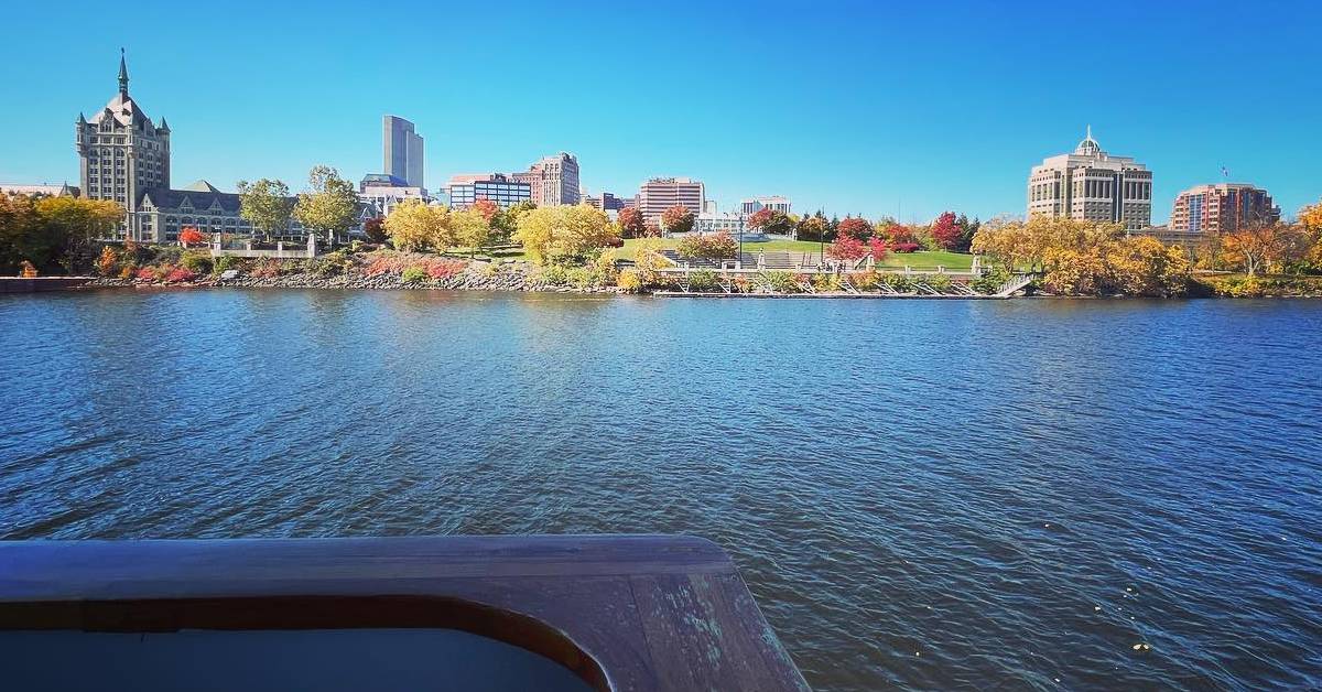 view from dutch apple cruises cruise in the fall