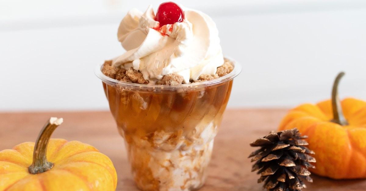 an apple pie ice cream sundae