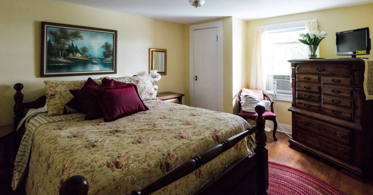 guest room at top of the world golf resort