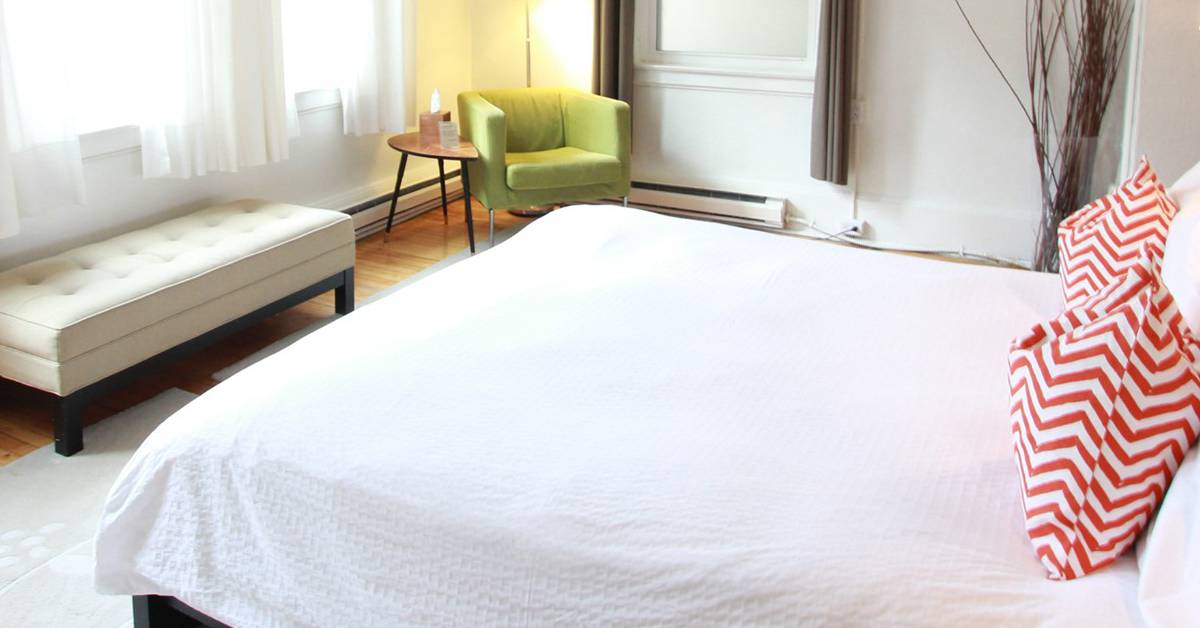 guest room at haus on mirror lake
