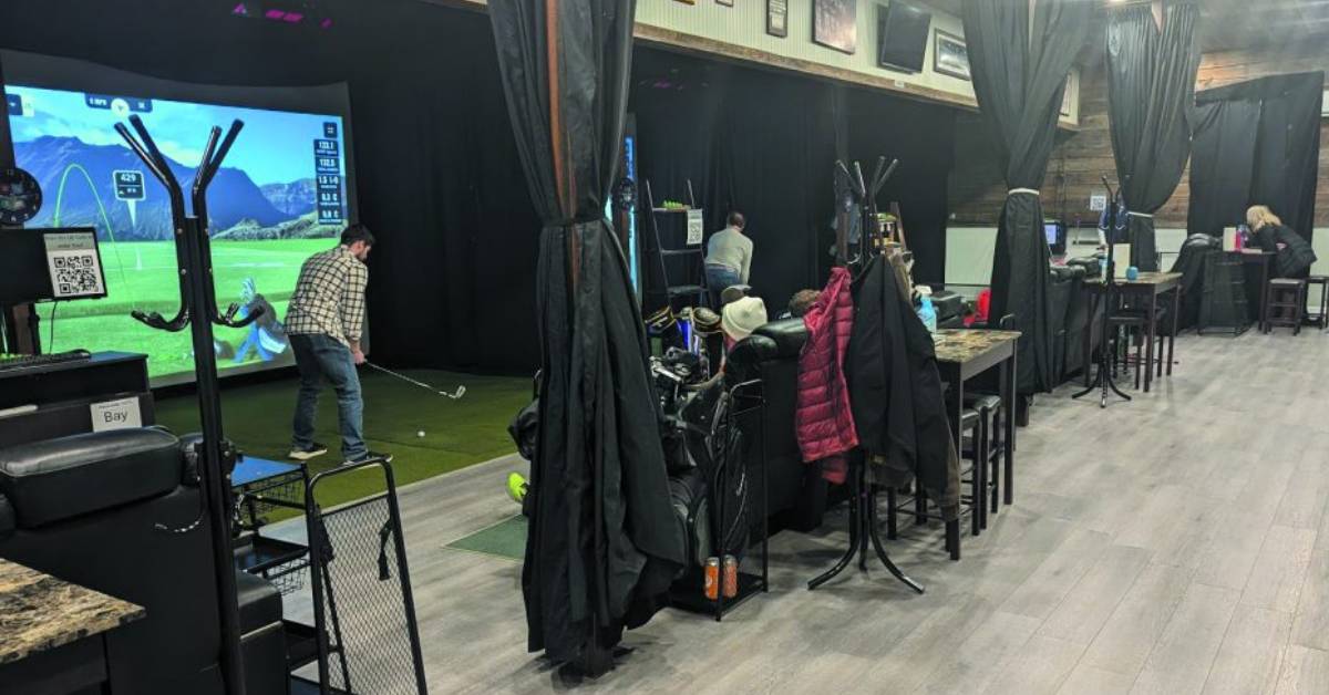 indoor golf simulator area