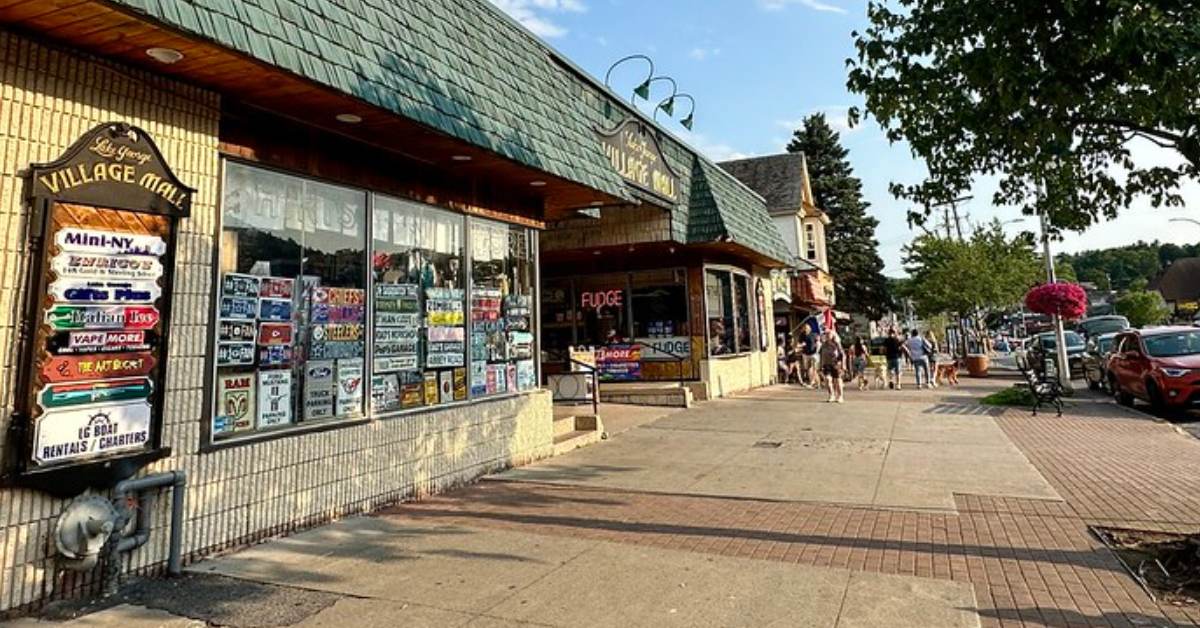 Lake George village sidewalk and village mall