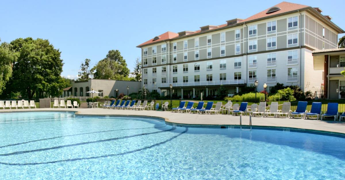 fort william henry hotel with pool